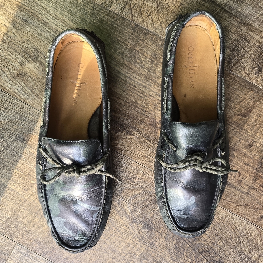 Dark Green Camouflage Leather Driving Shoes for Men, size 11.5